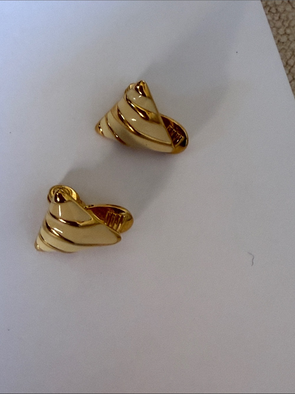 🧡 Monet Vintage gold pleated earrings